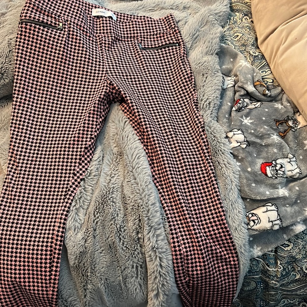 Old Navy Stevie Pink and Black Houndstooth Skinny Pull On Pants